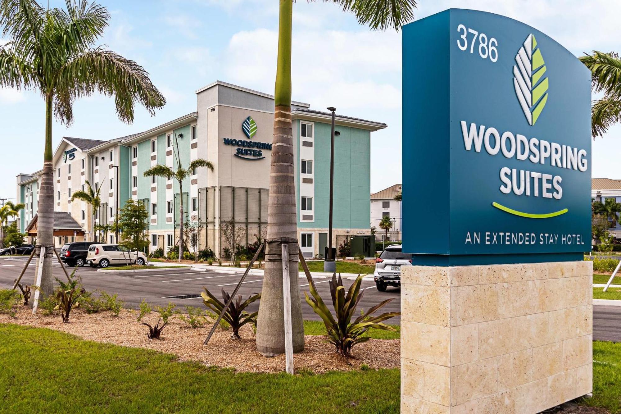 Woodspring Suites Naples Golden Gate Εξωτερικό φωτογραφία